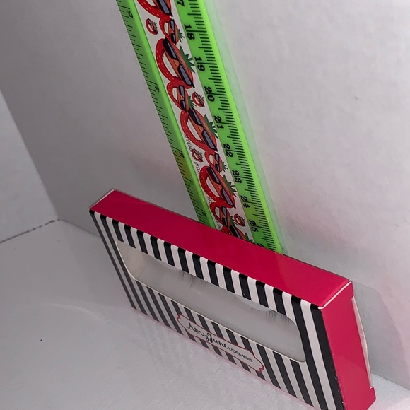 Amy June lashes NIB - Picture 6 of 7